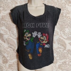 Nintendo Super Mario Bros “High Five!” Tee Distressed Gamer Graphic Shirt Small